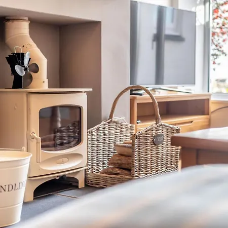 2 Bed In Oc-p31730 * Braithwaite